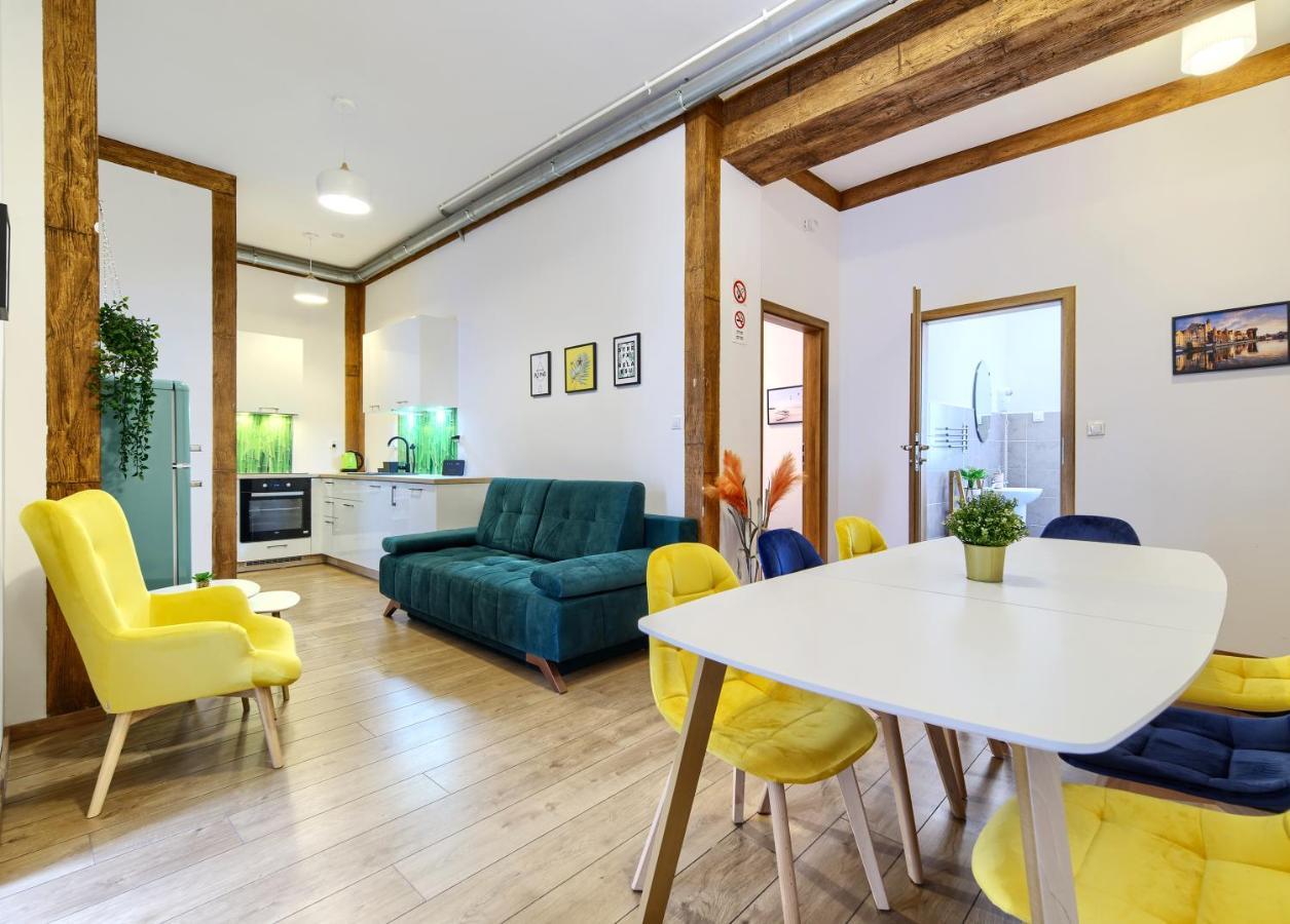 Happiness Holidays - Old Town Apartment غدانسك المظهر الخارجي الصورة